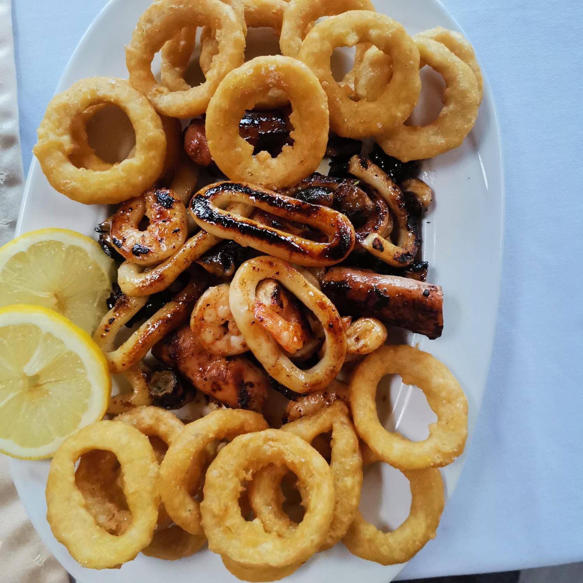Pensiunea La Taverna Traisteni Ngoại thất bức ảnh